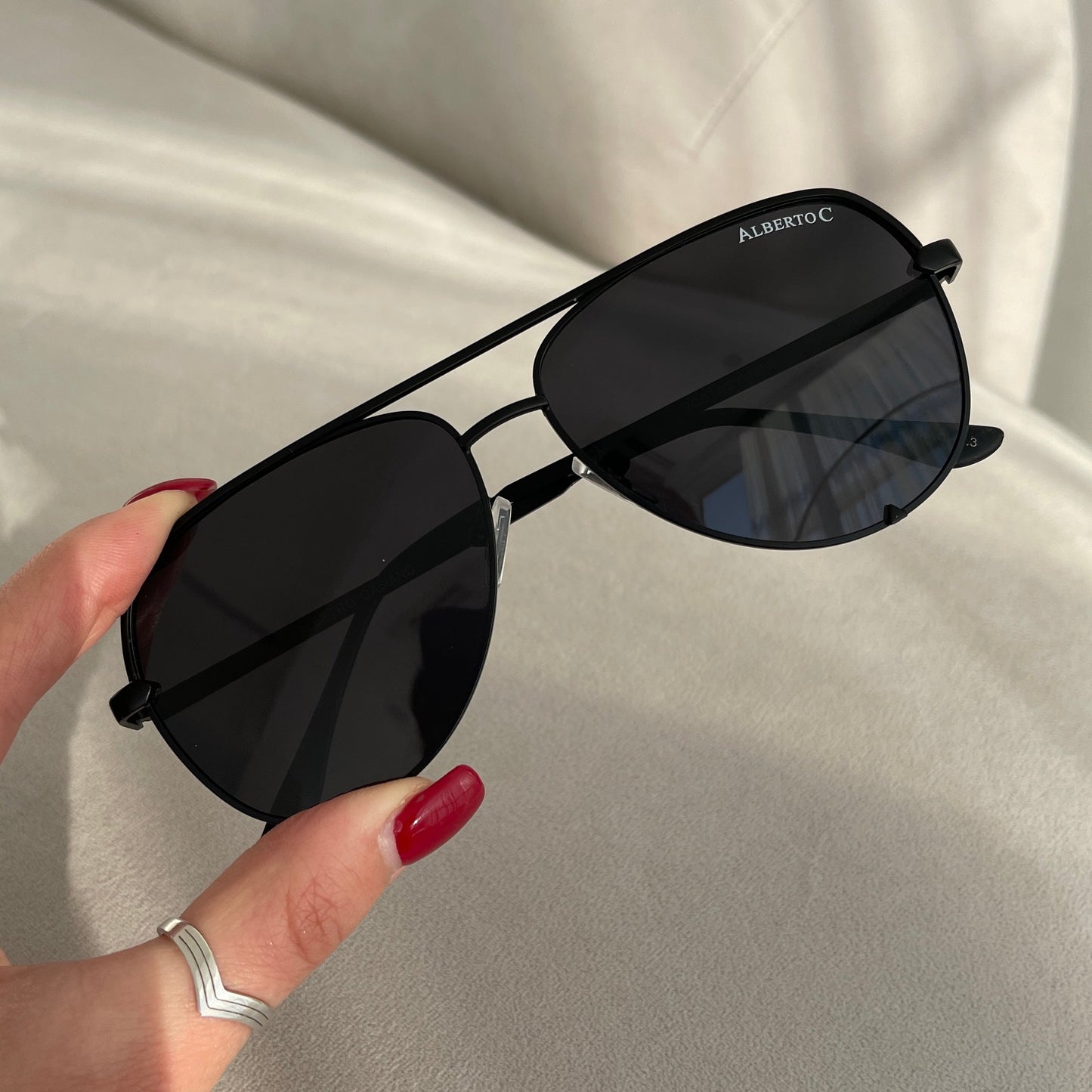 #color_black polarized